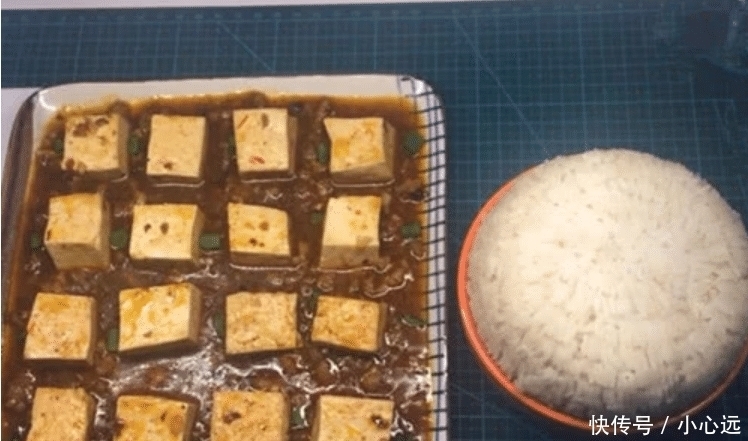 境界|吃货吃出新境界，榴莲去皮不算啥，看到那碗米饭，很多人都服了！