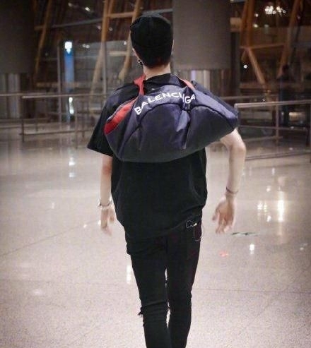 男友|各大金主上线抢王一博男友分赛场花絮 这可真是特别精彩的大戏呢